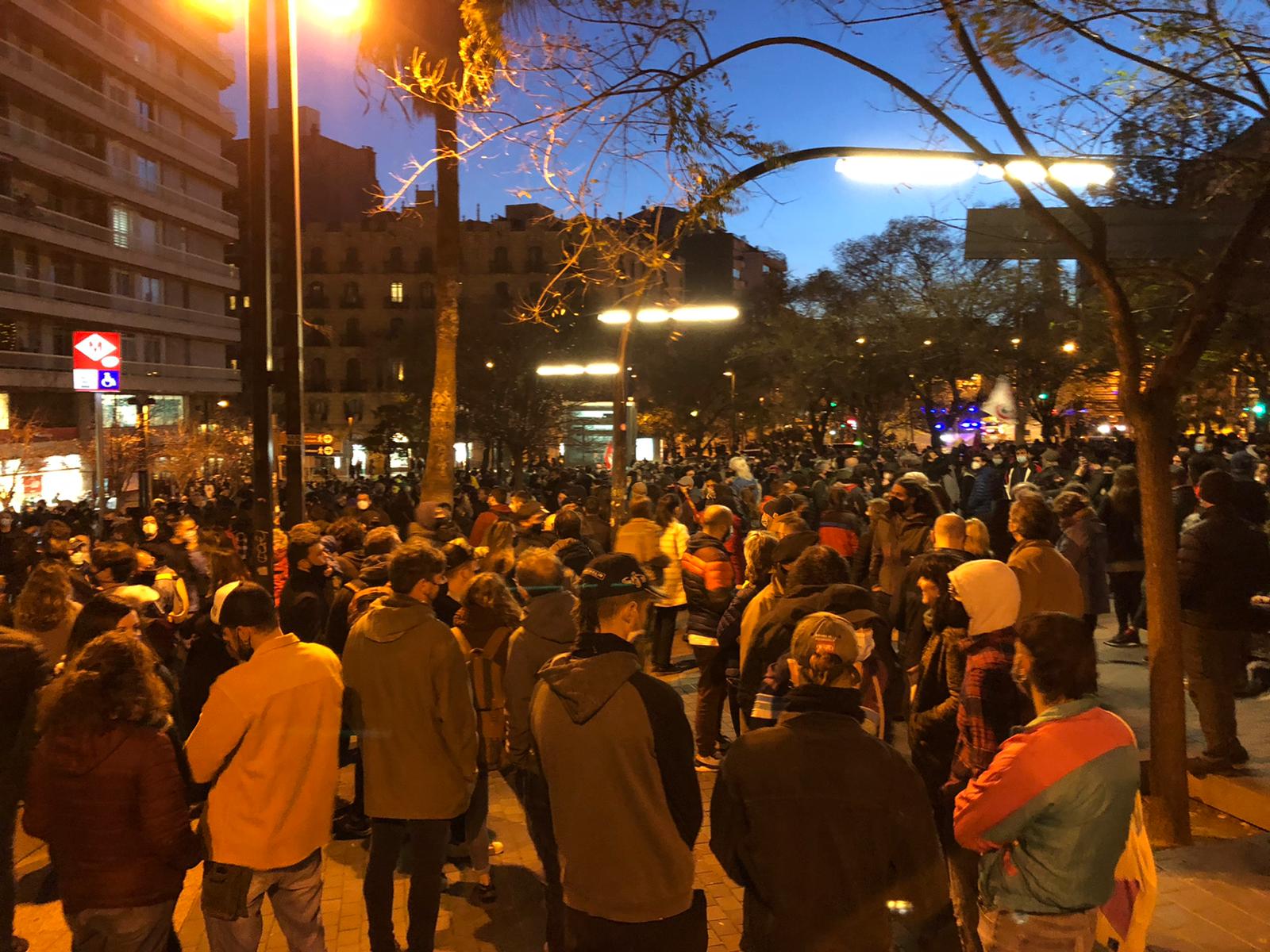 Hundreds of people gather to protest against the arrest of Pablo Hasél, the rapper sentenced to prison for the content of some tweets and lyrics (by Alan Ruiz Terol)